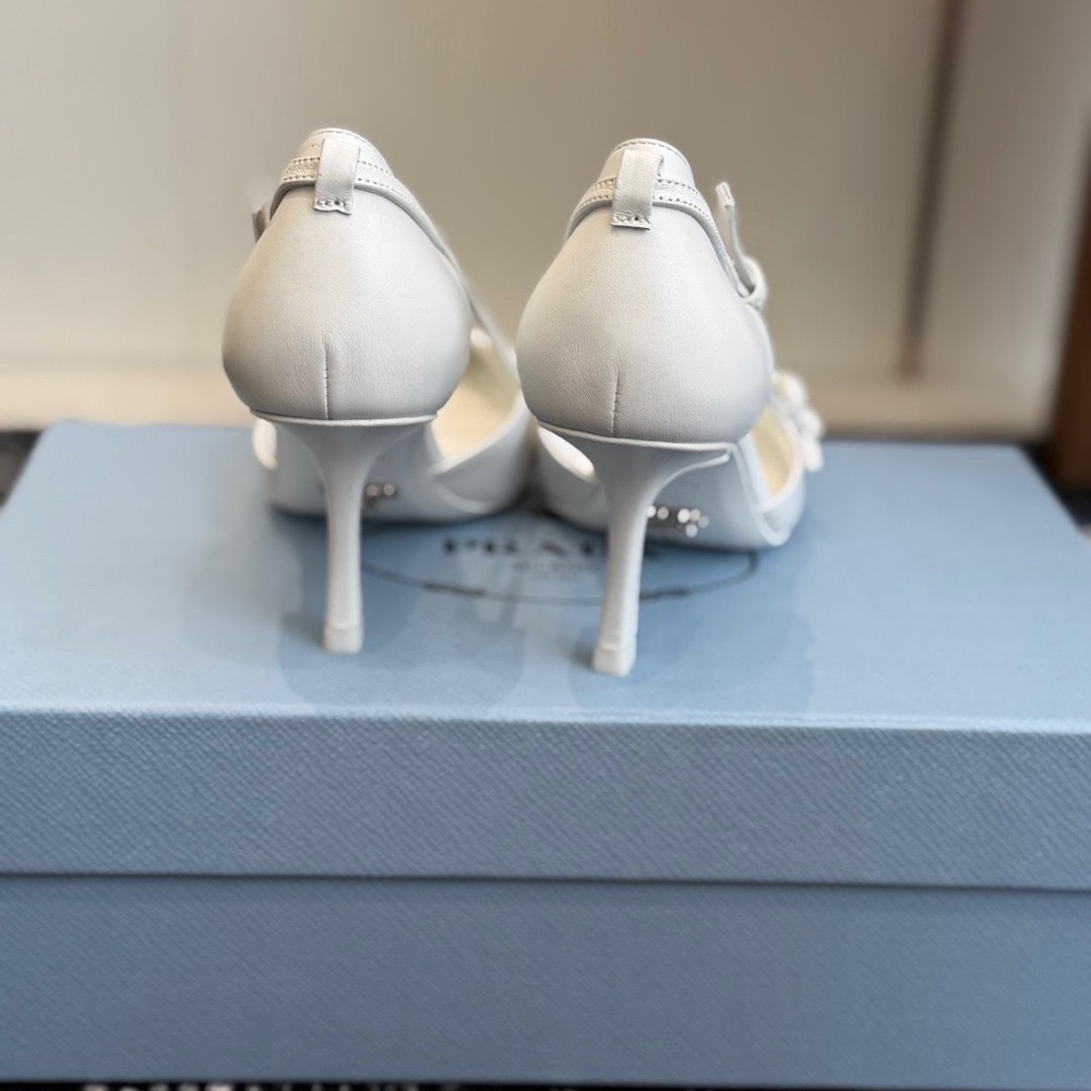 Prada White Women's Heels with Bow Detail - Picture 4 of 5